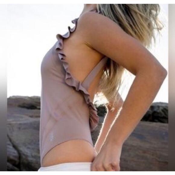 Free People Elegant Ruffle Sleeve Bodysuit  Size L - Picture 3 of 11